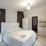 Entire In Ksamil