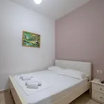Entire In Villa Ksamil