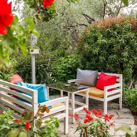 Flower Garden Ksamil