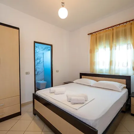 Apartment Flower Garden Ksamil